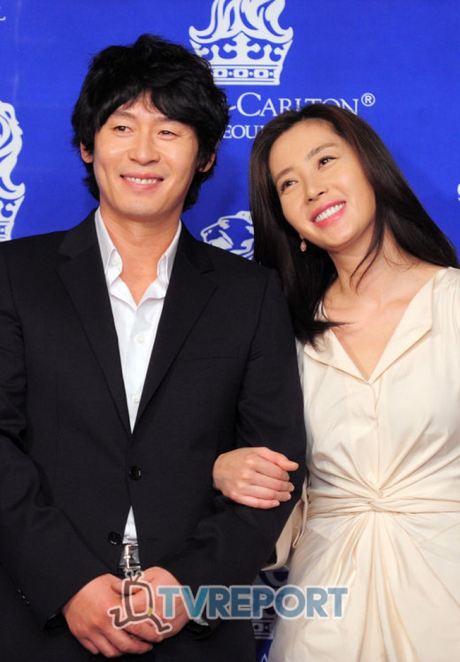 Hội bạn thân quyền lực chỉ toàn mỹ nhân của Song Hye Kyo: Ai cũng hôn nhân viên mãn, ông xã toàn là người &quot;máu mặt&quot;, chỉ riêng nàng em út mang danh bị &quot;chồng bỏ&quot; - Ảnh 5.