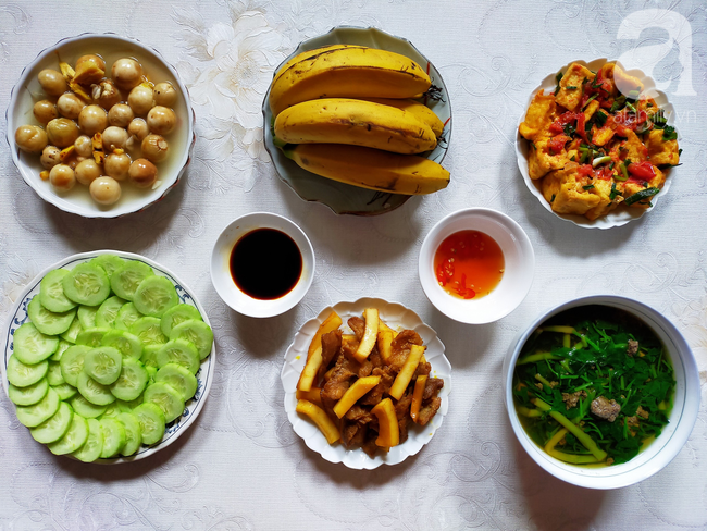 Mâm cơm toàn món dân dã mà ngon đến bất ngờ - Ảnh 1. Mâm cơm toàn món dân dã mà ngon đến bất ngờ - Ảnh 1.