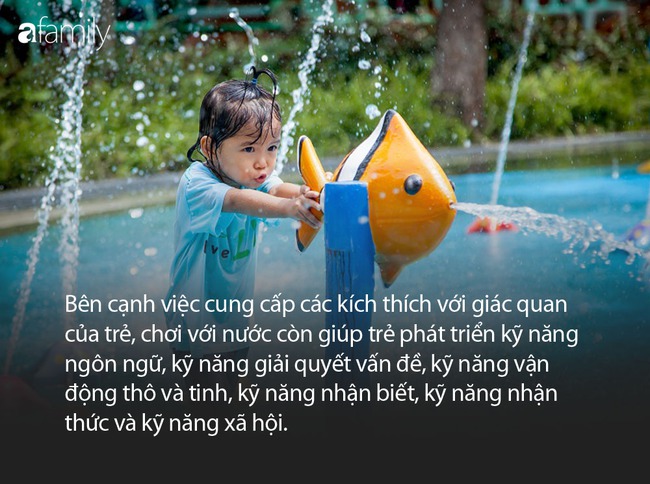 Chơi với nước rất tốt cho sự phát triển não bộ và đây là 3 ý tưởng chuyên gia đề xuất - Ảnh 3.