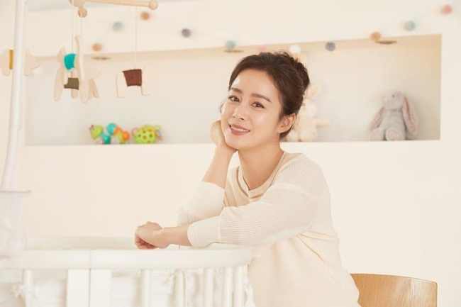 Bài phỏng vấn đặc biệt của Kim Tae Hee sau 4 năm làm vợ Bi Rain: Có nhiều điều vất vả khi kết hôn nhưng gia đình khiến tôi không cô đơn  - Ảnh 1.