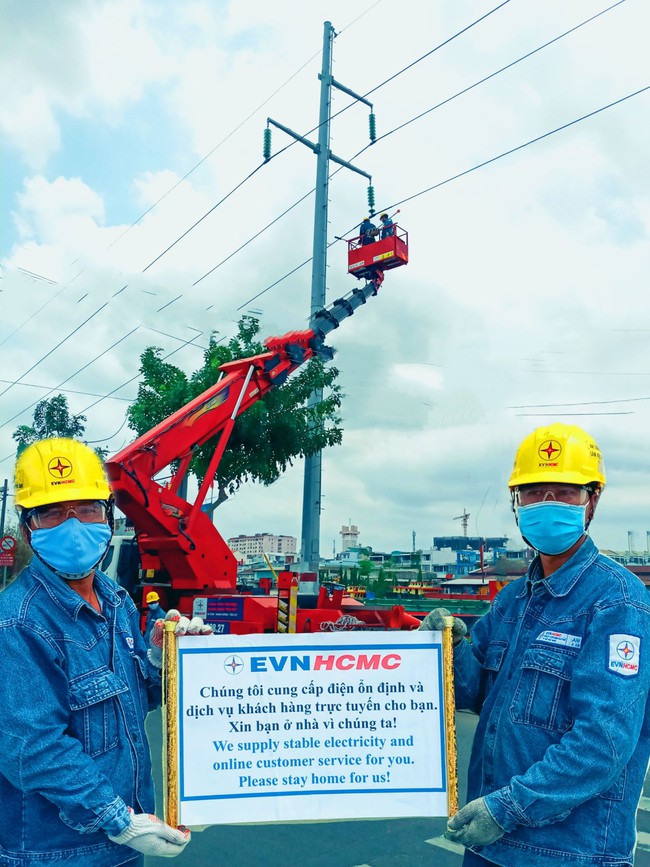 Bộ Công Thương thông tin về thời gian giảm giá điện và tiền điện - Ảnh 1.