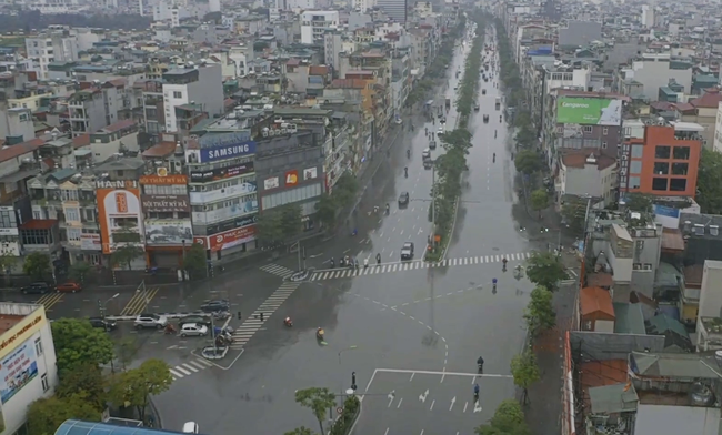 Clip: Những &quot;điểm đen&quot; tắc đường ở Hà Nội giữa mùa dịch khi nhìn từ trên cao - Ảnh 11.