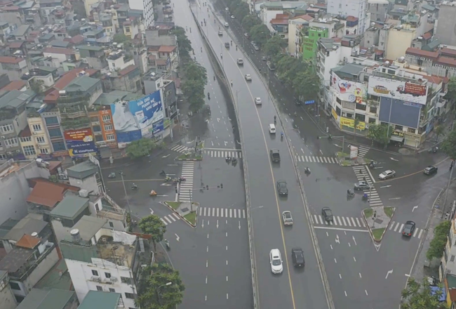 Clip: Những &quot;điểm đen&quot; tắc đường ở Hà Nội giữa mùa dịch khi nhìn từ trên cao - Ảnh 9.