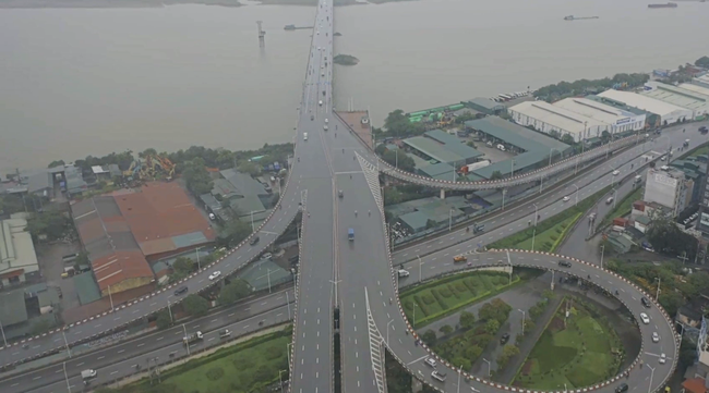 Clip: Những &quot;điểm đen&quot; tắc đường ở Hà Nội giữa mùa dịch khi nhìn từ trên cao - Ảnh 8.