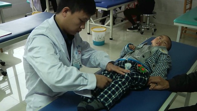 Gần 15.000 bác sĩ khoa nhi đã ra đi khiến 90 triệu gia đình rơi vào tình trạng bế tắc, phía sau sự thiếu hụt nhân sự y tế tại Trung Quốc là gì? - Ảnh 4.