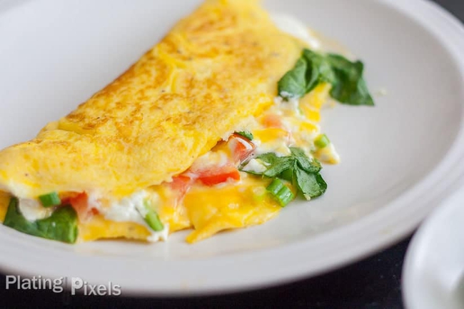 Vẫn là trứng omelet, nhưng thêm nguyên liệu này món trứng trở nên tuyệt hảo hơn - Ảnh 9.