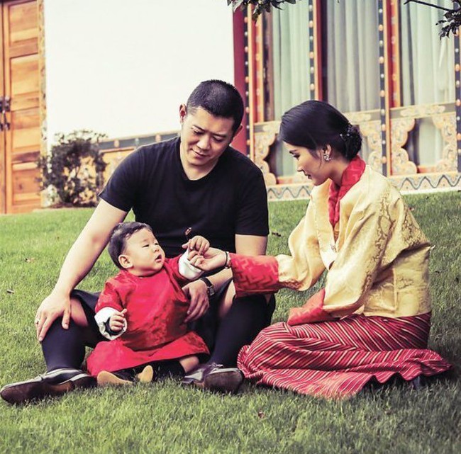 Hoàng hậu &quot;vạn người mê&quot; Bhutan: Người mẹ coi việc nuôi dưỡng con giống như chăm một cây xanh, tưởng chừng đơn giản nhưng không phải ai cũng làm được - Ảnh 7.