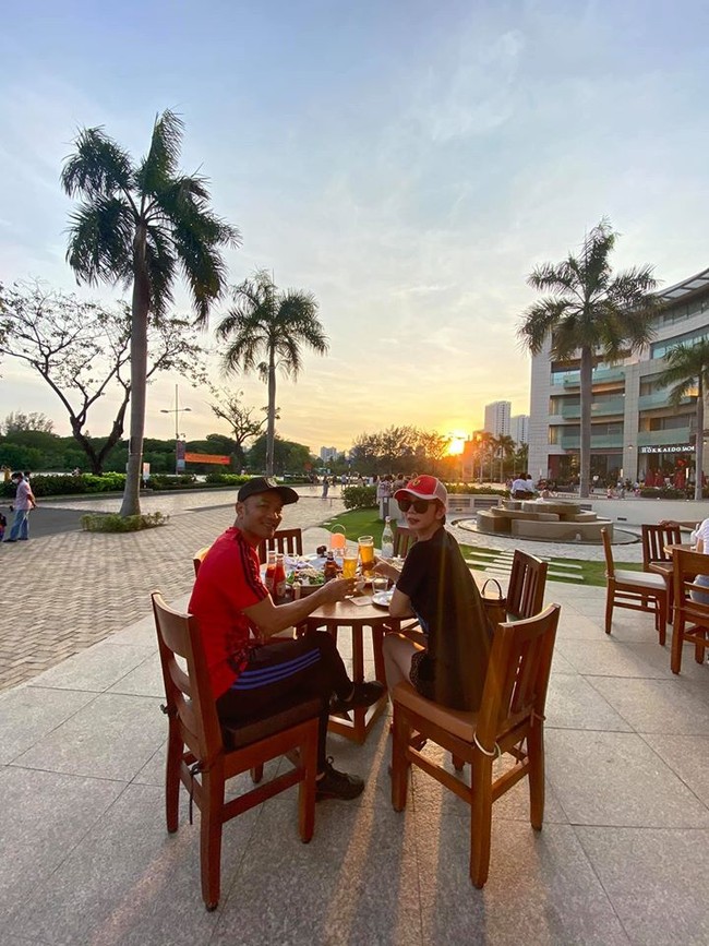 Xu&acirc;n Lan tận hưởng khoảng thời gian thư gi&atilde;n b&ecirc;n gia đ&igrave;nh nhỏ.