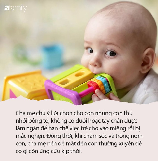 Bà mẹ lên tiếng cảnh báo khi con gái 6 tháng tuổi suýt chết bởi một món đồ chơi tưởng chừng như vô hại mà hầu như nhà ai cũng có - Ảnh 3.