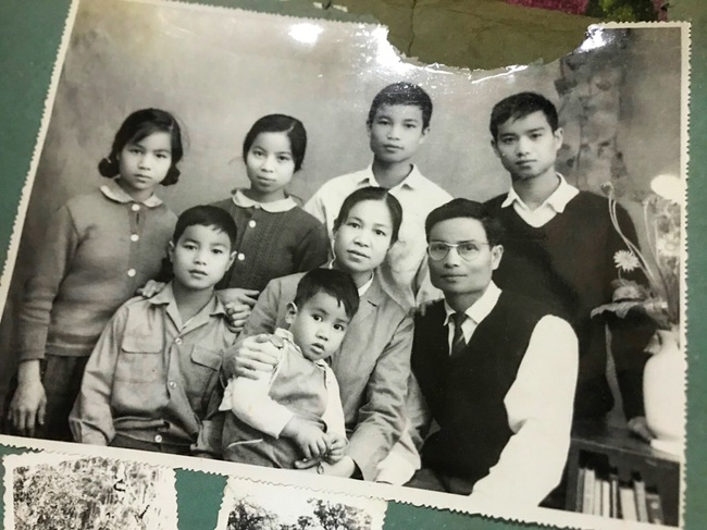 Có một gia đình tứ đại đồng đường ở phố cổ Hà Nội, 19 người ở chung một mái nhà nhưng chưa bao giờ to tiếng với nhau - Ảnh 3. Có một gia đình tứ đại đồng đường ở phố cổ Hà Nội, 19 người ở chung một mái nhà nhưng chưa bao giờ to tiếng với nhau - Ảnh 3.