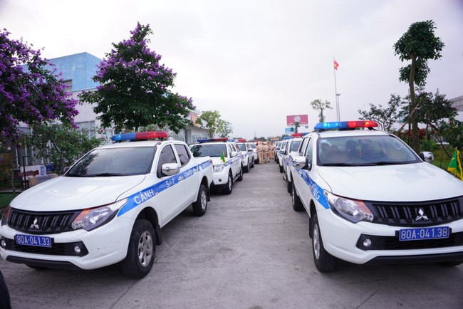 Những hình ảnh ngày đầu của CSGT ra quân xử phạt tất cả các lỗi vi phạm - Ảnh 10. Những hình ảnh ngày đầu của CSGT ra quân xử phạt tất cả các lỗi vi phạm - Ảnh 10.