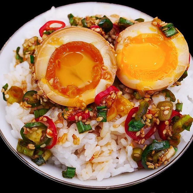 Trend ngâm tương chưa bao giờ hết hot: Từ trứng, cua hay cá hồi ngâm tương đều được yêu thích vô cùng - Ảnh 2. Trend ngâm tương chưa bao giờ hết hot: Từ trứng, cua hay cá hồi ngâm tương đều được yêu thích vô cùng - Ảnh 2.