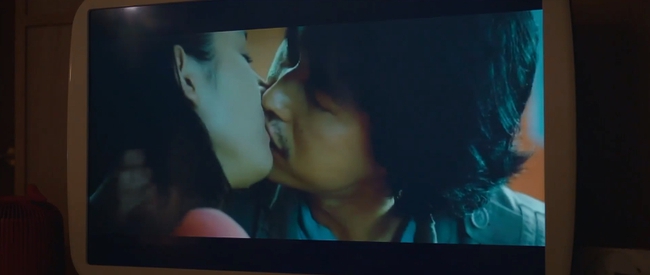 Xem cảnh hôn đầy mùi mẫn của Son Ye Jin - Jung Woo Sung, Jang Nara ghen tị ra mặt - Ảnh 2.