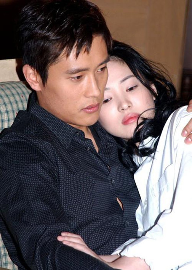 22 tuổi, Song Hye Kyo từng yêu như điên như dại một gã đàn ông đào hoa, chia tay xong đau đớn dằn vặt suy sụp tới mất ăn mất ngủ  - Ảnh 3.