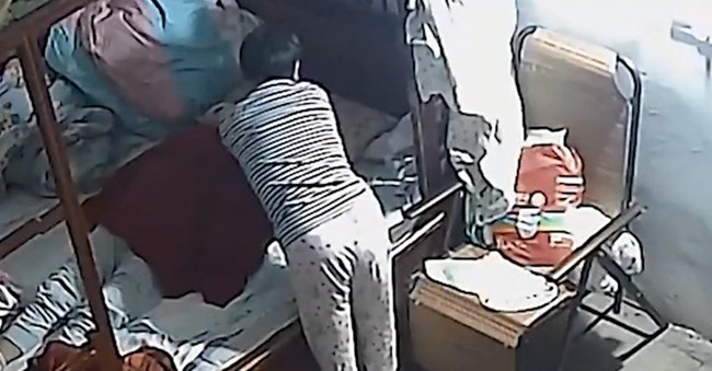 Mẹ gi&agrave; 83 tuổi đột ngột qua đời, gia đ&igrave;nh xem lại camera mới ph&aacute;t hiện h&agrave;nh động của kẻ s&aacute;t nh&acirc;n đội lốt người gi&uacute;p việc  tốt bụng - Ảnh 1.