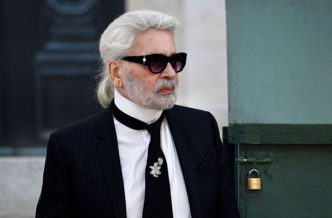 &quot;Ông hoàng Chanel&quot; Karl Lagerfeld: &quot;Gã phù thủy&quot; cô độc trong làng thời trang và mối tình đồng giới sâu đậm với người đàn ông Pháp lịch thiệp nhất thế giới  - Ảnh 14.