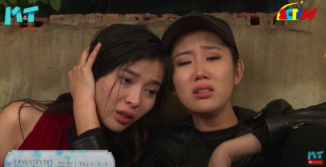 "Hoa vẫn nở mùa đông": Thúy Ngân bắt cóc Cao Thái Hà trong ngày cưới, còn tàn bạo đổ xăng châm lửa - Ảnh 6. "Hoa vẫn nở mùa đông": Thúy Ngân bắt cóc Cao Thái Hà trong ngày cưới, còn tàn bạo đổ xăng châm lửa - Ảnh 6.