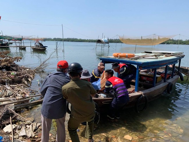 Quảng Nam: Thi thể của nam thanh niên nhảy cầu Cửa Đại tự tử - Ảnh 1. Quảng Nam: Thi thể của nam thanh niên nhảy cầu Cửa Đại tự tử - Ảnh 1.