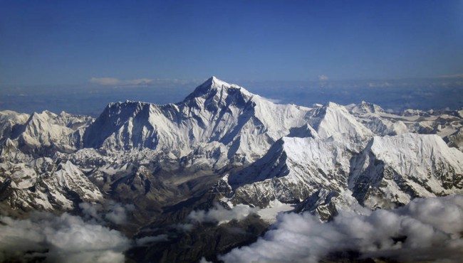 mount-everest-1590047497769723322849.jpg