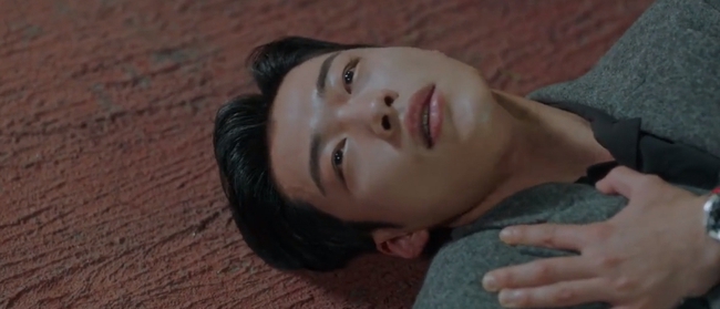 Cực hot tập 12 &quot;Quân vương bất diệt&quot;: Đỏ mặt cảnh hôn ngấu nghiến của Lee Min Ho và Kim Go Eun ngay trên giường - Ảnh 5.
