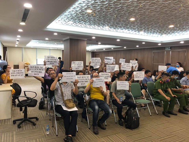 Hà Nội: Cư dân bức xúc đề nghị chủ đầu tư bàn giao quỹ bảo trì, thay tháng máy - Ảnh 3. Hà Nội: Cư dân bức xúc đề nghị chủ đầu tư bàn giao quỹ bảo trì, thay tháng máy - Ảnh 3.