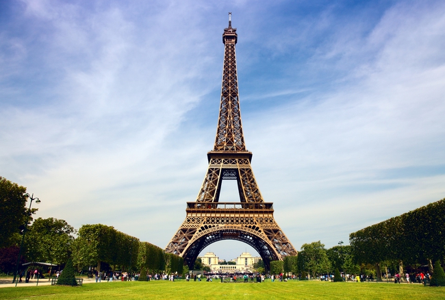 Tháp Eiffel nổi tiếng thế giới thì ai cũng biết nhưng trên đỉnh tòa tháp này còn ẩn chứa một bí mật bất ngờ vô cùng đặc biệt - Ảnh 2.