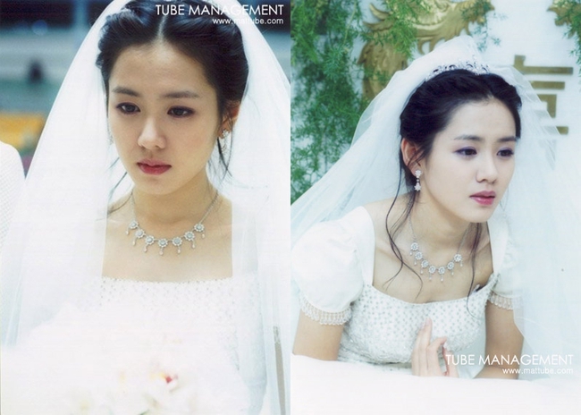 Bộ ảnh hiếm 20 năm trước của Son Ye Jin hot trở lại: Mắt ngấn lệ, làm cô dâu xinh đẹp bên cạnh Cha Tae Hyun - Ảnh 4.