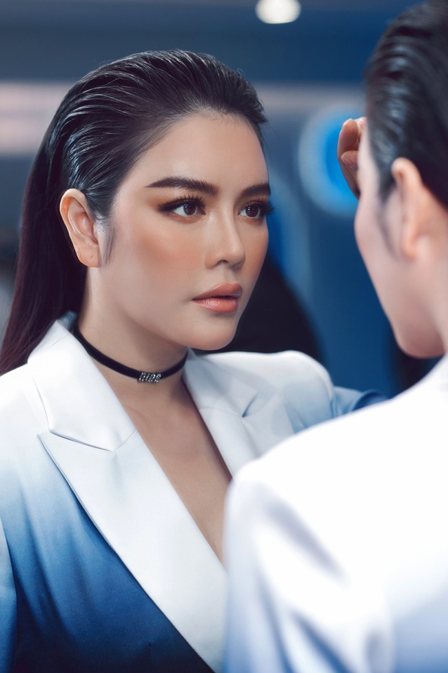 Showbiz thêm cặp chị em nhan sắc "không phải dạng vừa" Lý Nhã Kỳ - Khánh Vân - Ảnh 1. Showbiz thêm cặp chị em nhan sắc "không phải dạng vừa" Lý Nhã Kỳ - Khánh Vân - Ảnh 1.