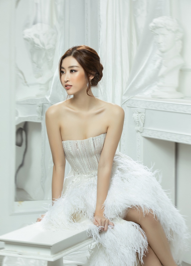 Bộ ba Hoa hậu Tiểu Vy - Mỹ Linh - Thùy Linh &quot;đẹp rụng rời&quot; khi đọ vương miện trong bộ ảnh mới - Ảnh 7.