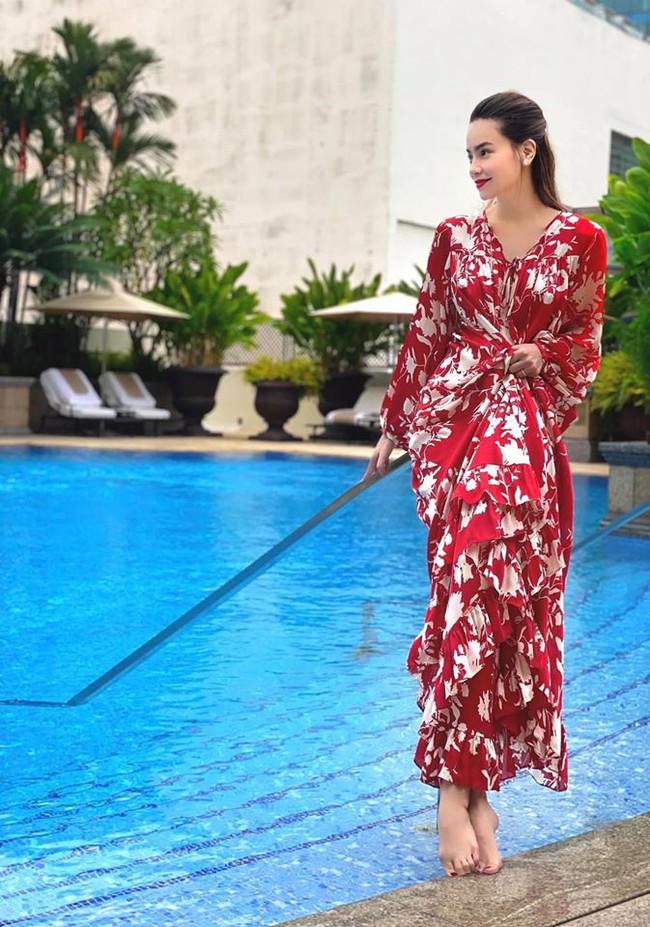 Hồ Ngọc Hà tự tin khoe nhan sắc cực kỳ rực rỡ giữa tin mang song thai ở tháng thứ 3, vẫn trung thành với váy áo rộng che bụng - Ảnh 1. Hồ Ngọc Hà tự tin khoe nhan sắc cực kỳ rực rỡ giữa tin mang song thai ở tháng thứ 3, vẫn trung thành với váy áo rộng che bụng - Ảnh 1.