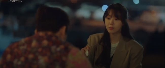 &quot;Chúng ta hãy ăn tối cùng nhau&quot;: Vừa mới được cứu mạng, Song Seung Hun đã mắng Seo Ji Hye là &quot;rẻ tiền&quot; - Ảnh 2.