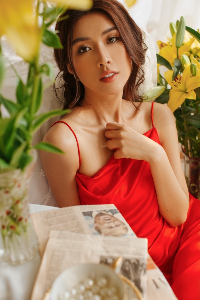 Hoa hậu Tường Linh để lộ hữu vòng eo 53cm nhỏ nhất showbiz dù nghỉ dịch cả tháng - Ảnh 11.