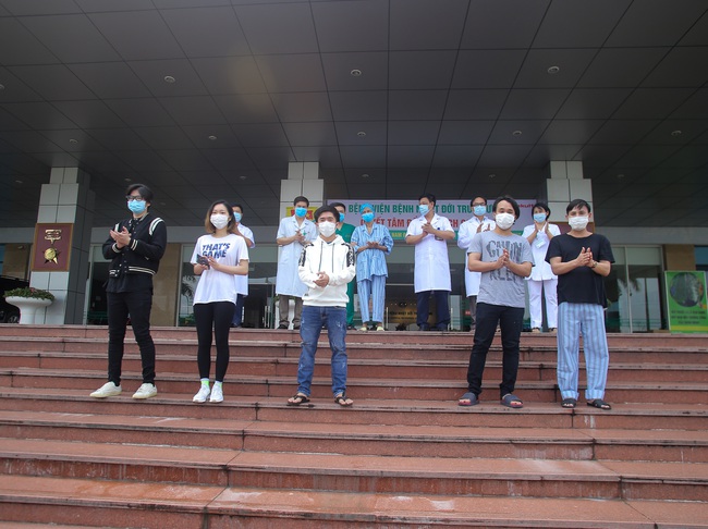 Bệnh nhân nhiễm COVID-19 xét nghiệm nhiều nhất Việt Nam: "Tôi đã vô cùng chán nản, tôi sợ mình sẽ lây cho những người xung quanh" - Ảnh 1. Bệnh nhân nhiễm COVID-19 xét nghiệm nhiều nhất Việt Nam: "Tôi đã vô cùng chán nản, tôi sợ mình sẽ lây cho những người xung quanh" - Ảnh 1.