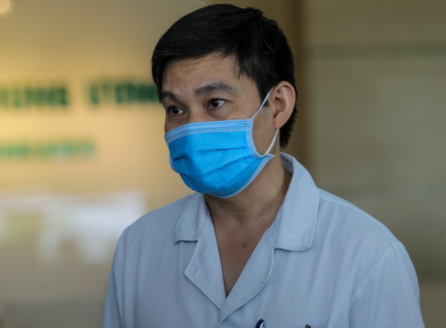Bệnh nhân nhiễm COVID-19 xét nghiệm nhiều nhất Việt Nam: "Tôi đã vô cùng chán nản, tôi sợ mình sẽ lây cho những người xung quanh" - Ảnh 6. Bệnh nhân nhiễm COVID-19 xét nghiệm nhiều nhất Việt Nam: "Tôi đã vô cùng chán nản, tôi sợ mình sẽ lây cho những người xung quanh" - Ảnh 6.