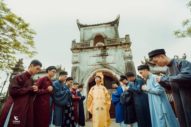 Ngắm trọn bộ ảnh kỷ yếu lớp chuyên Pháp trường Lê Hồng Phong - Nam Định với 28 bộ đồ cổ trang thuê từ nhà thiết kế phim Phượng Khấu, MV Hòa Minzy - Ảnh 5. Ngắm trọn bộ ảnh kỷ yếu lớp chuyên Pháp trường Lê Hồng Phong - Nam Định với 28 bộ đồ cổ trang thuê từ nhà thiết kế phim Phượng Khấu, MV Hòa Minzy - Ảnh 5.