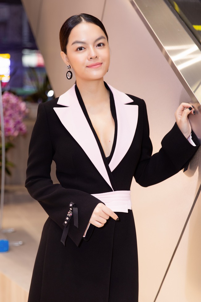 Ninh Dương Lan Ngọc gợi cảm xuất hiện, từ chối khéo khi bị hỏi chuyện đi du lịch với Chi Dân - Ảnh 7. Ninh Dương Lan Ngọc gợi cảm xuất hiện, từ chối khéo khi bị hỏi chuyện đi du lịch với Chi Dân - Ảnh 7.