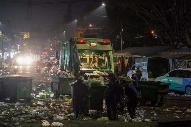 Hậu nghỉ lễ, dân tình lại ngán ngẩm vì khách du lịch biến &quot;thành phố mộng mơ&quot; thành núi rác - Ảnh 4.