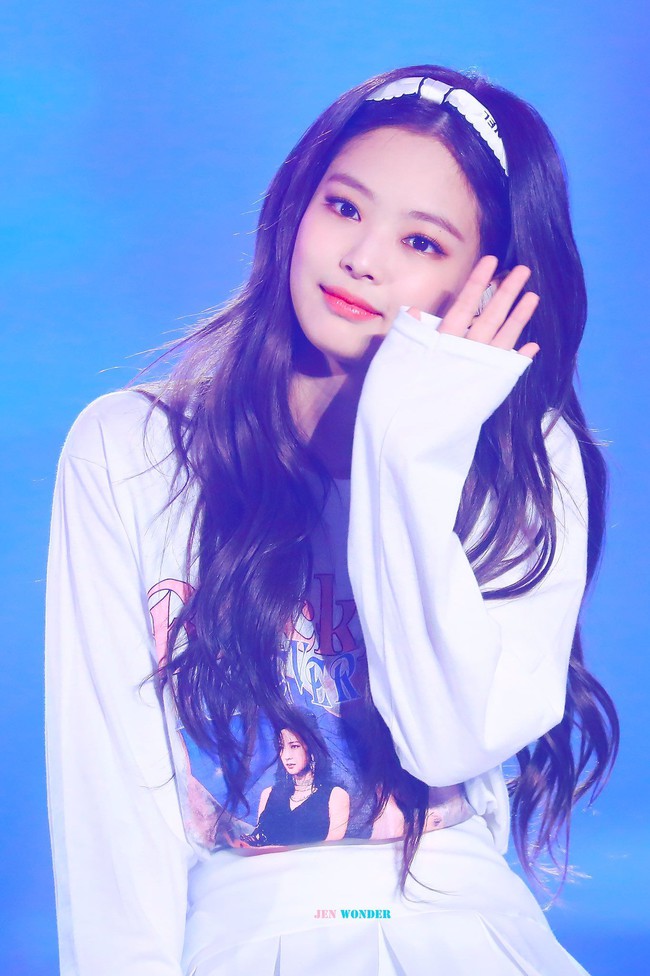 Một nhóm nữ Kpop bị tố đạo nhái TWICE - TXT, sỉ nhục Jennie (BLACKPINK), khẳng định đang hẹn hò với BTS - Ảnh 10.