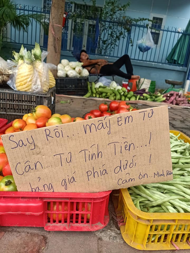 Say rượu người đàn ông mặc kệ buôn bán: &quot;Mọi người tự cân tự tính tiền&quot;, sự thật thú vị phía sau mới khiến dân mạng trầm trồ - Ảnh 1.