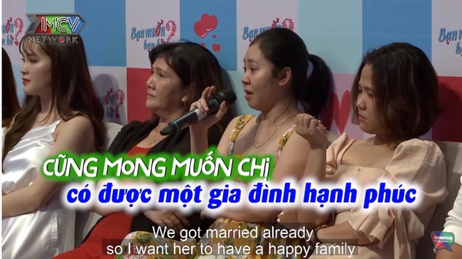 "Bạn muốn hẹn hò": Em gái nữ chính bật khóc, cầu xin chàng trai giải thoát ế cho chị vì lý do này khiến Hồng Vân xúc động - Ảnh 4. "Bạn muốn hẹn hò": Em gái nữ chính bật khóc, cầu xin chàng trai giải thoát ế cho chị vì lý do này khiến Hồng Vân xúc động - Ảnh 4.