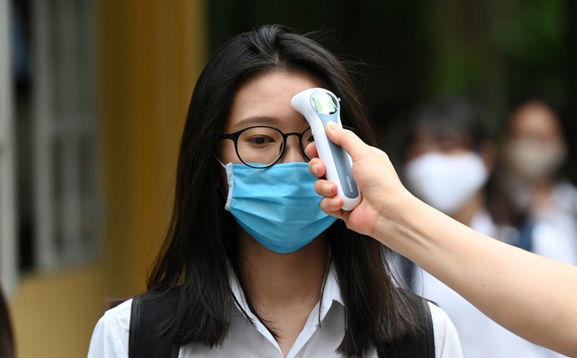 Hà Nội: Thông tin về hai học sinh ở Hà Đông bị sốt, cách ly trong ngày đầu tiên đi học - Ảnh 1.