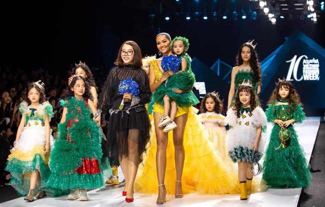 B&eacute; H&agrave; My - mẫu nh&iacute; 4 tuổi bị ung thư từng được hoa hậu H'Hen Ni&ecirc; bế tr&ecirc;n s&agrave;n catwalk khiến bao người rơi nước mắt đ&atilde; qua đời - Ảnh 1.