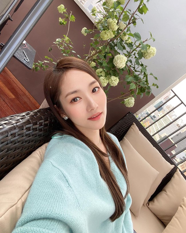 Park Min Young khoe nhan sắc cực xinh ở tuổi 34 sau khi bạn trai cũ Lee Min Ho công khai tình tứ với người đẹp khác - Ảnh 2. Park Min Young khoe nhan sắc cực xinh ở tuổi 34 sau khi bạn trai cũ Lee Min Ho công khai tình tứ với người đẹp khác - Ảnh 2.