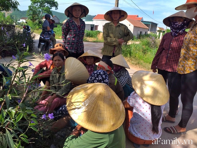 Bé trai 5 tuổi tử vong trong tư thế trói 2 tay ở nhà hoang: Nghi phạm có thể đối mặt với mức án nào? - Ảnh 2.