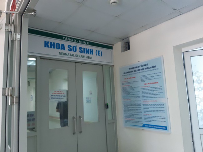 Ch&aacute;u b&eacute; đang được điều trị tại bệnh viện Xanh P&ocirc;n