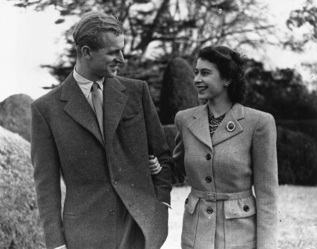Chồng Nữ hoàng Anh mừng sinh nhật lần thứ 99 bằng bức ảnh đầy ý nghĩa, nhìn lại chặng đường 72 năm bên nhau của cặp đôi khiến ai cũng ngưỡng mộ - Ảnh 3.