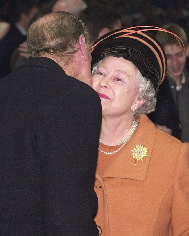 Chồng Nữ hoàng Anh mừng sinh nhật lần thứ 99 bằng bức ảnh đầy ý nghĩa, nhìn lại chặng đường 72 năm bên nhau của cặp đôi khiến ai cũng ngưỡng mộ - Ảnh 6.