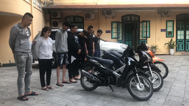 Bắt giữ thêm 7 "quái xế" lượn phố Hà Nội, tông trúng người đi đường - Ảnh 2. Bắt giữ thêm 7 "quái xế" lượn phố Hà Nội, tông trúng người đi đường - Ảnh 2.