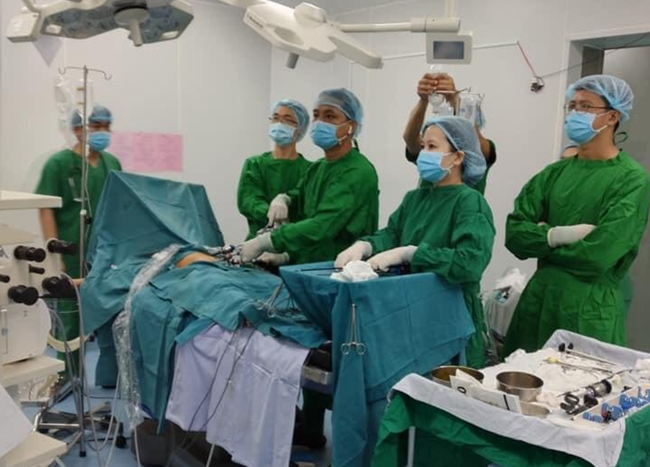 TP.HCM: Đau bụng &acirc;m ỉ 3 ng&agrave;y, b&eacute; 12 tuổi su&yacute;t chết v&igrave; biến chứng rất nặng ở ruột - Ảnh 2.