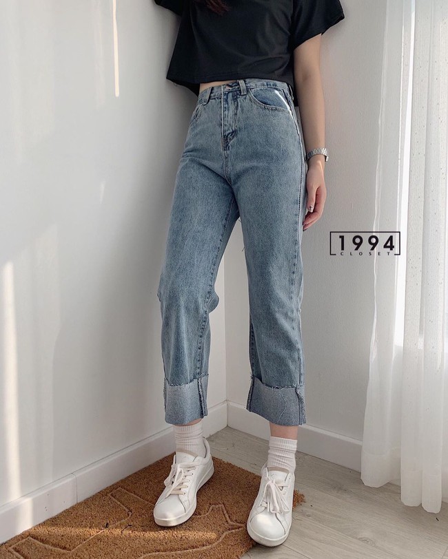 Các mỹ nhân 8x của Vbiz cực kết một mẫu quần jeans hack tuổi siêu phàm, ai diện lên cũng trẻ và &quot;ăn chơi&quot; hẳn - Ảnh 13.